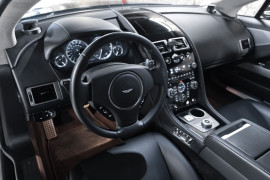 
                                                                                        Voiture
                                                                                         Aston Martin Rapide S V12 6.0 560