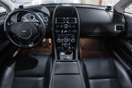 
                                                                                        Voiture
                                                                                         Aston Martin Rapide S V12 6.0 560