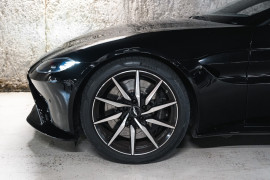 
                                                                                        Voiture
                                                                                         Aston Martin V8 Vantage (II) V8 4.0 510