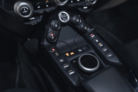 
                                                                                        Voiture
                                                                                         Aston Martin V8 Vantage (II) V8 4.0 510