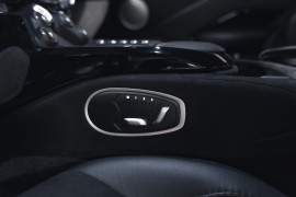 
                                                                                        Voiture
                                                                                         Aston Martin V8 Vantage (II) V8 4.0 510
