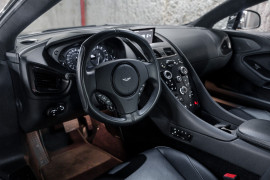 
                                                                                        Voiture
                                                                                         Aston Martin Vanquish