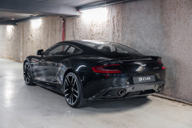 
                                                                                        Voiture
                                                                                         Aston Martin Vanquish