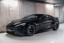 
                                                                                        Voiture
                                                                                         Aston Martin Vanquish