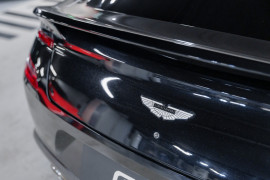 
                                                                                        Voiture
                                                                                         Aston Martin Vanquish