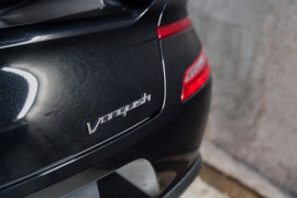 
                                                                                        Voiture
                                                                                         Aston Martin Vanquish