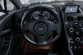 
                                                                                        Voiture
                                                                                         Aston Martin Vanquish