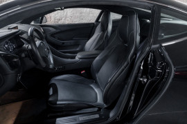 
                                                                                        Voiture
                                                                                         Aston Martin Vanquish
