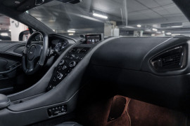 
                                                                                        Voiture
                                                                                         Aston Martin Vanquish