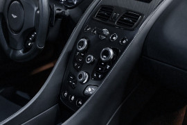 
                                                                                        Voiture
                                                                                         Aston Martin Vanquish