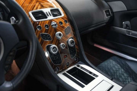 
                                                                                        Voiture
                                                                                         Aston Martin Vantage Coupé V8 N430 Sportshift II