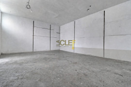 
                                                                                        Location
                                                                                         Atelier avec bureau