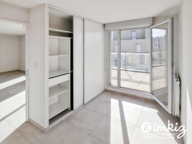 
                                                                                        Vente
                                                                                         Attique rare 57 m² + 49 m² terrasse triple expo