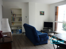 
                                                                                        Vente
                                                                                         Au calme quartier Chantiers 2 pièces