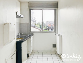 Vente
Au pied de la mairie et du RER A