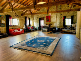 Vente
AUDE PROPRIETE ECOLOGIQUE GITES 180 HA
