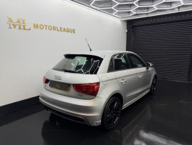 
                                                                                        Voiture
                                                                                         Audi A1 1.4 TFSI S line Sportback S Tronic Euro 5 (s/s) 5dr