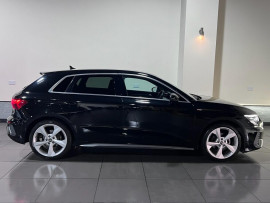 Voiture
                                                                                Audi A3 1.5 TFSI 35 S line Sportback 5dr Petrol Manual Euro 6 (s/s) (150 ps)