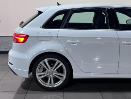 Voiture
                                                                                Audi A3 1.5 TFSI CoD 35 S line Sportback 5dr Petrol Manual Euro 6 (s/s) (150 ps)