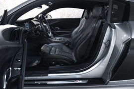 
                                                                                        Voiture
                                                                                         Audi R8 V10 Plus 5.2 FSI 550 Quattro S tronic 7