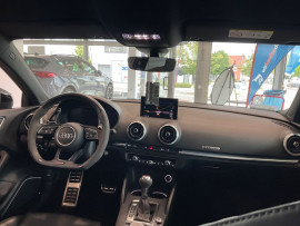 Voiture
Audi RS 3 2.5 TFSI Quattro