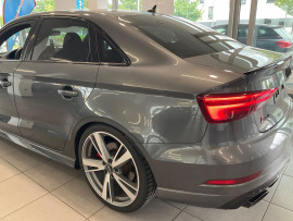 Voiture
Audi RS 3 2.5 TFSI Quattro