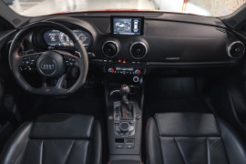 
                                                                                        Voiture
                                                                                         Audi RS3 (II.II) Sportback