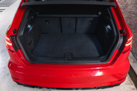 
                                                                                        Voiture
                                                                                         Audi RS3 (II.II) Sportback