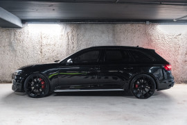 
                                                                                        Voiture
                                                                                         Audi RS4 B9.2 Avant 25 Years Anniversary