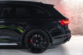 
                                                                                        Voiture
                                                                                         Audi RS4 B9.2 Avant 25 Years Anniversary