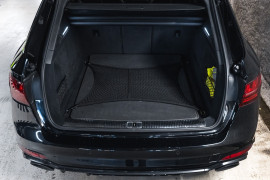 
                                                                                        Voiture
                                                                                         Audi RS4 B9.2 Avant 25 Years Anniversary