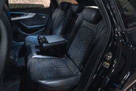 
                                                                                        Voiture
                                                                                         Audi RS4 B9.2 Avant 25 Years Anniversary