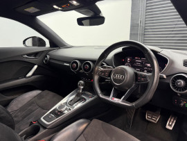 
                                                                                        Voiture
                                                                                         Audi TT 2.0 TFSI S line S Tronic quattro Euro 6 (s/s) 3dr