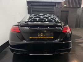 
                                                                                        Voiture
                                                                                         Audi TT 2.0 TFSI S line S Tronic quattro Euro 6 (s/s) 3dr