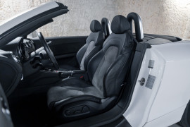 
                                                                                        Voiture
                                                                                         Audi TT S-Line V6