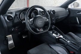 
                                                                                        Voiture
                                                                                         Audi TT S-Line V6
