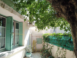 Location
Authentique Maison Avignonnaise