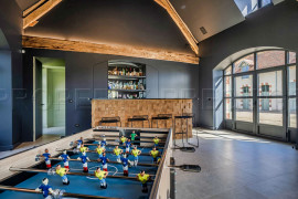 
                                                                                        Vente
                                                                                         AUVERGNE ELEGANT MANOIR du XVIII éme Meublé et décoré