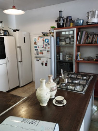 Vente
Avec une situation idéale, petit agglomération, ce bien représente un bon investissement pour la restauration, la location ou habitation