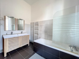 Vente
AVIGNON INTRA MUROS - QUARTIER RASPAIL - APPARTEMENT 3 PIECES 91m²