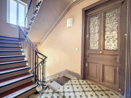 Vente
AVIGNON INTRA MUROS - QUARTIER RASPAIL - APPARTEMENT 3 PIECES 91m²