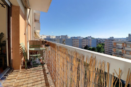 
                                                                                        Vente
                                                                                         Bagneux  -  3 pièces proche métro - balcon