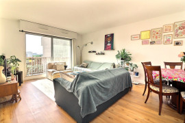 
                                                                                        Vente
                                                                                         Bagneux  -  3 pièces proche métro - balcon