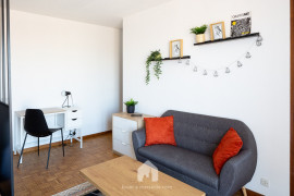 
                                                                                        Location
                                                                                         BALCON DE LONGCHAMP - LAM