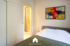 
                                                                                        Location
                                                                                         Balcon République