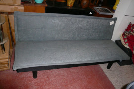 
                                                                        Meuble
                                                                         Banquette lit grise, neuve