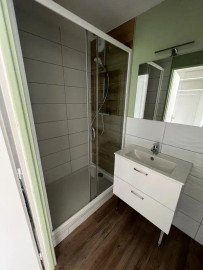 
                                                                                        Location
                                                                                         Beau 2 pièces 40m² meublé et neuf climatisé