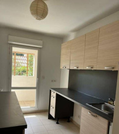 
                                                                                        Location
                                                                                         Beau 2 pièces 48m² avec terrasse et jardin à Aix