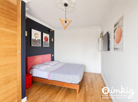 
                                                                                        Vente
                                                                                         Beau 2 pièces dans un immeuble Haussmannien