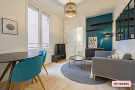 Location
Beau 2 piéces entiérement rénové et meuble
